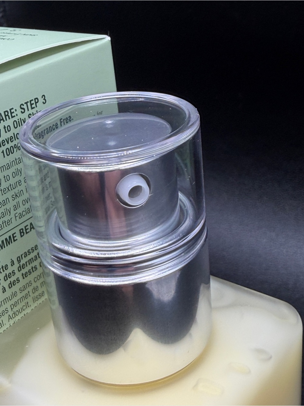 Clinique Dramatically Different Moisturizing Gel - Pale Yellow Bottle 4.2oz - Picture 9 of 9